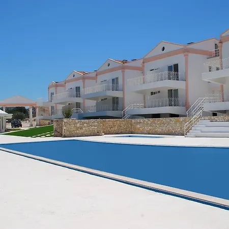 מלון Troy Boutique Hotel&suites&spa 2*