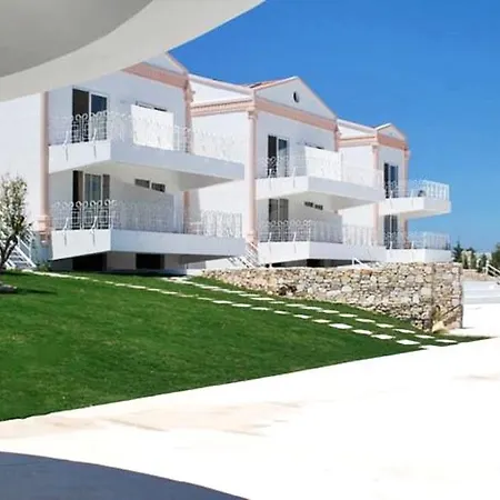 Troy Boutique Hotel&suites&spa מלון 2*